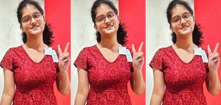 Glasses Horny Babe Giving Blowjob Handjob To Boyfriend